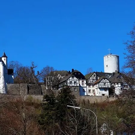 Holiday home Hescheld With Private Jacuzzi Hellenthal