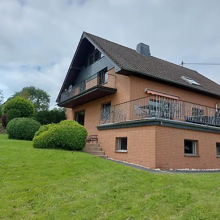 Holiday home Hescheld With Private Jacuzzi Hellenthal