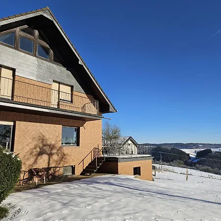 Holiday home Hescheld With Private Jacuzzi Hellenthal