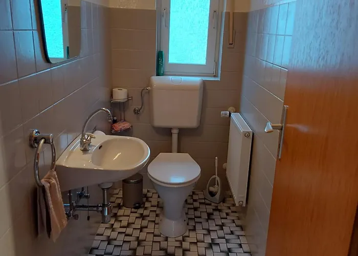 Hescheld With Private Jacuzzi بيت للعطل