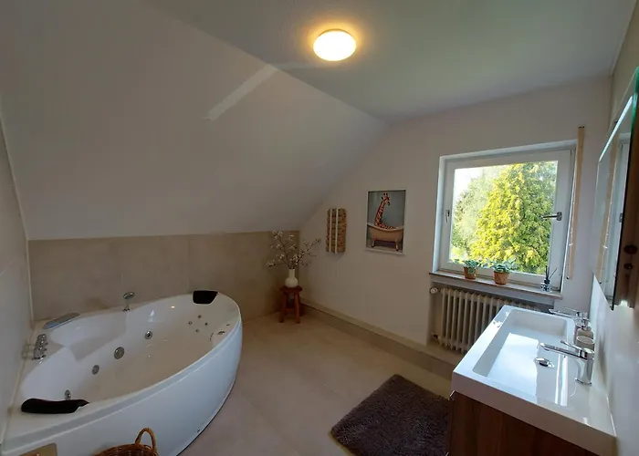 بيت للعطل Hescheld With Private Jacuzzi *